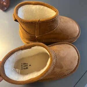 GAP Kids Chestnut Brown Suede Fleece-Lined Boots